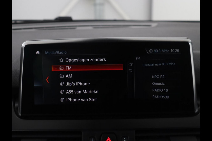 BMW 2 Serie Active Tourer 225xe iPerformance High Executive | Leder | Head up | Stoelverwarming | Camera | Park assist | Sfeerverlichting | Climate control | Full LED |