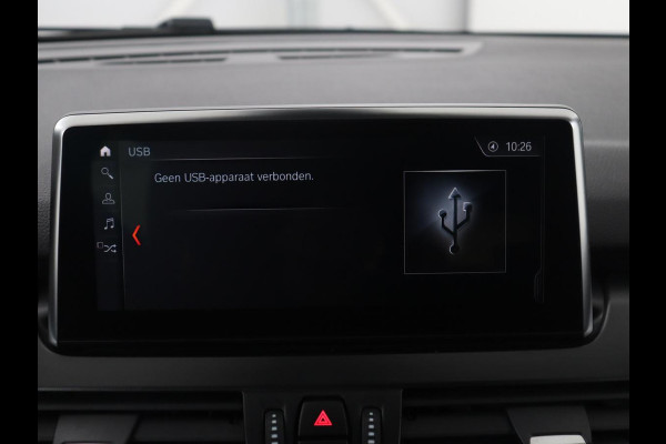 BMW 2 Serie Active Tourer 225xe iPerformance High Executive | Leder | Head up | Stoelverwarming | Camera | Park assist | Sfeerverlichting | Climate control | Full LED |