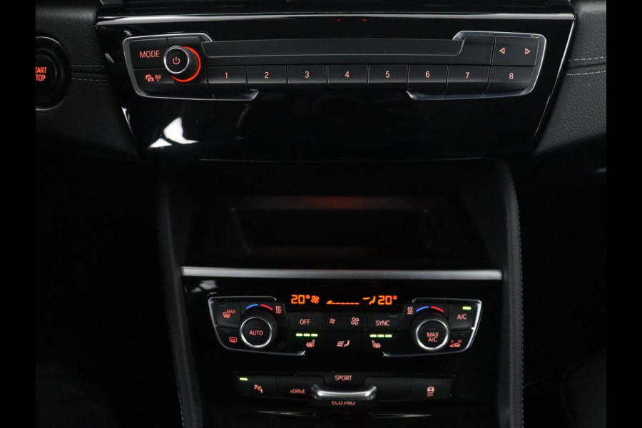 BMW 2 Serie Active Tourer 225xe iPerformance High Executive | Leder | Head up | Stoelverwarming | Camera | Park assist | Sfeerverlichting | Climate control | Full LED |