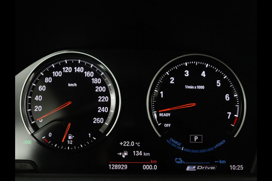 BMW 2 Serie Active Tourer 225xe iPerformance High Executive | Leder | Head up | Stoelverwarming | Camera | Park assist | Sfeerverlichting | Climate control | Full LED |
