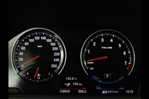 BMW 2 Serie Active Tourer 225xe iPerformance High Executive | Leder | Head up | Stoelverwarming | Camera | Park assist | Sfeerverlichting | Climate control | Full LED |