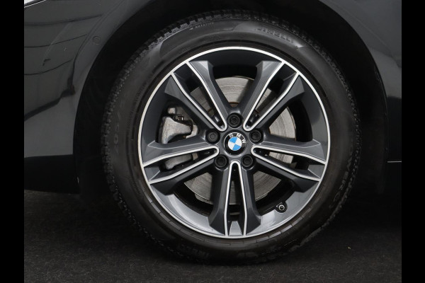 BMW 2 Serie Active Tourer 225xe iPerformance High Executive | Leder | Head up | Stoelverwarming | Camera | Park assist | Sfeerverlichting | Climate control | Full LED |