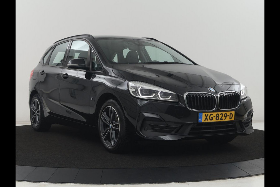 BMW 2 Serie Active Tourer 225xe iPerformance High Executive | Leder | Head up | Stoelverwarming | Camera | Park assist | Sfeerverlichting | Climate control | Full LED |