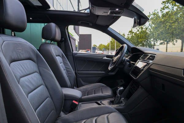 Volkswagen Tiguan 1.4 TSI eHybrid R-Line Business+ | BTW | PANO | LEDER | 2X MEMORY | ELEK.TREKHAAK |