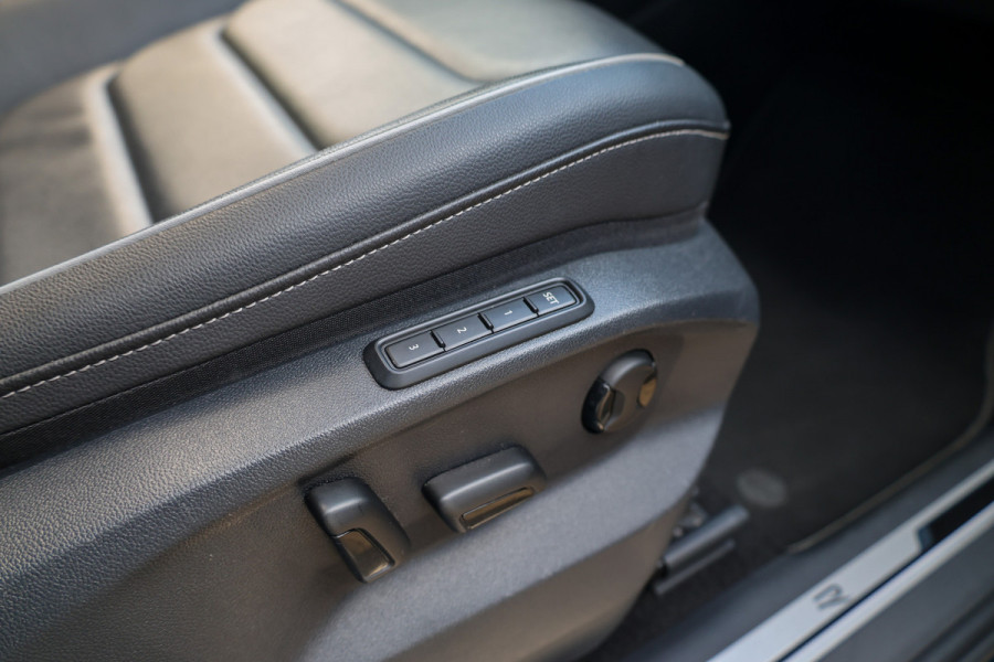 Volkswagen Tiguan 1.4 TSI eHybrid R-Line Business+ | BTW | PANO | LEDER | 2X MEMORY | ELEK.TREKHAAK |