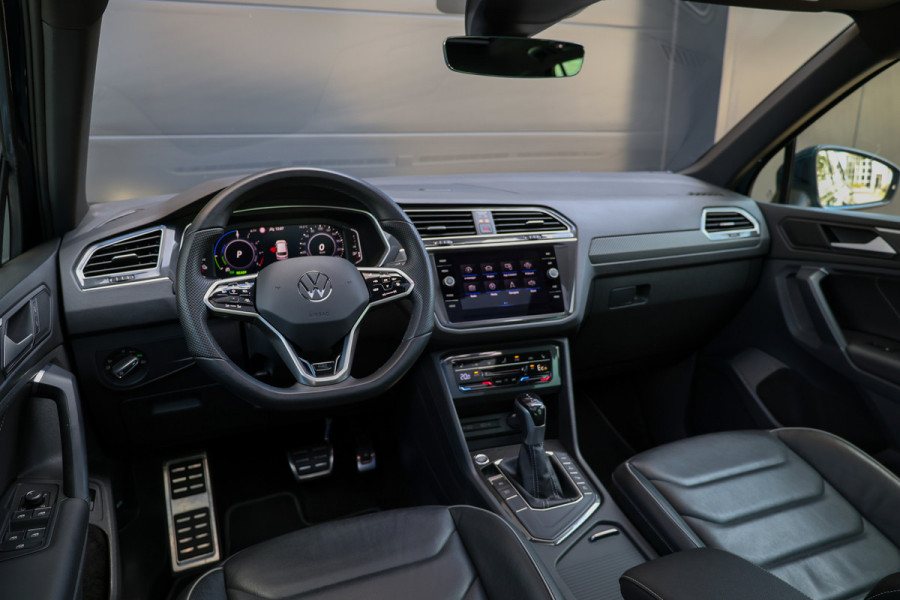 Volkswagen Tiguan 1.4 TSI eHybrid R-Line Business+ | BTW | PANO | LEDER | 2X MEMORY | ELEK.TREKHAAK |