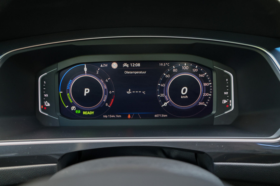 Volkswagen Tiguan 1.4 TSI eHybrid R-Line Business+ | BTW | PANO | LEDER | 2X MEMORY | ELEK.TREKHAAK |