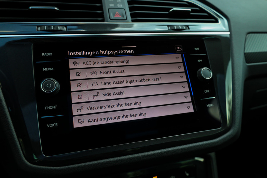 Volkswagen Tiguan 1.4 TSI eHybrid R-Line Business+ | BTW | PANO | LEDER | 2X MEMORY | ELEK.TREKHAAK |