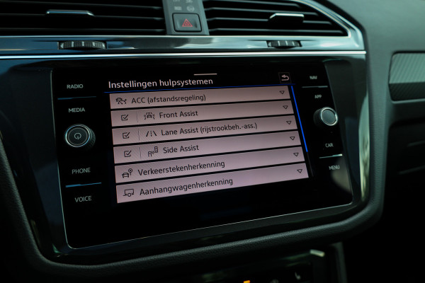 Volkswagen Tiguan 1.4 TSI eHybrid R-Line Business+ | BTW | PANO | LEDER | 2X MEMORY | ELEK.TREKHAAK |