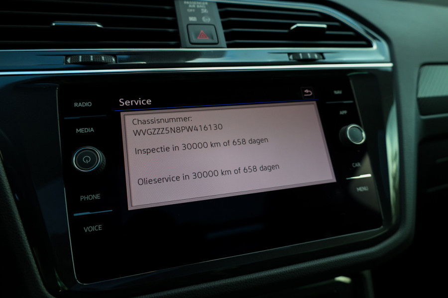 Volkswagen Tiguan 1.4 TSI eHybrid R-Line Business+ | BTW | PANO | LEDER | 2X MEMORY | ELEK.TREKHAAK |