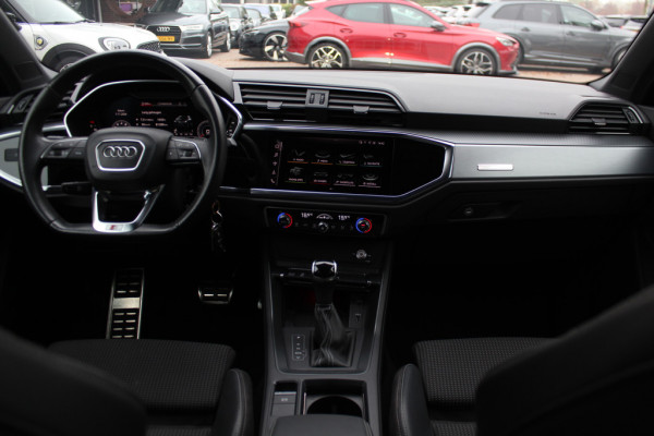 Audi Q3 35 TFSI S Line / CarPlay / Parkeerhulp V+A / 18'' / Sfeerverlichting / Elektr. stoelen / Matrix LED / Virtual Cockpit / Cruise Control