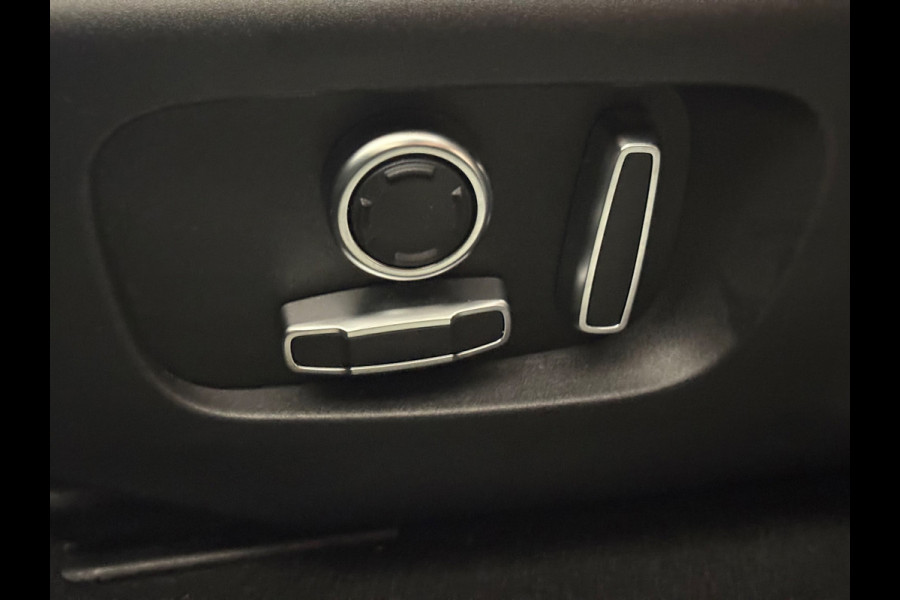 Land Rover Range Rover Evoque 1.5 P300e AWD SE | Stoelverwarming | Camera | Carplay | HUD