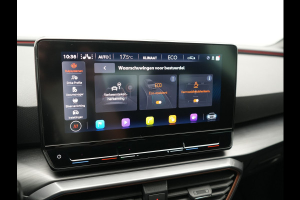 CUPRA Leon Sportstourer 1.4 e-Hybrid PHEV 245pk Dealer O.H | Trekhaak | Adaptive Cruise | Sportstoelen & Stuur Verwarmd | Apple Carplay | Sfeerverlichting | Keyless | Virtual | Navigatie | DAB | 19"L.M |
