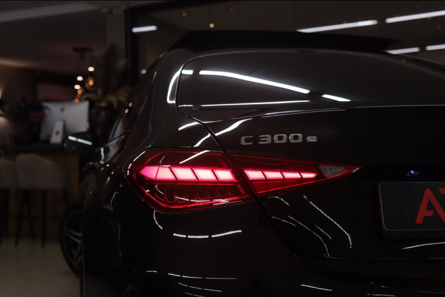Mercedes-Benz C-Klasse 300 E AMG Line PANO/CARPLAY/SFEERV/CAMERA/BOMVOL