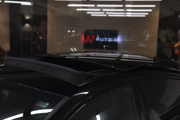 Mercedes-Benz C-Klasse 300 E AMG Line PANO/CARPLAY/SFEERV/CAMERA/BOMVOL