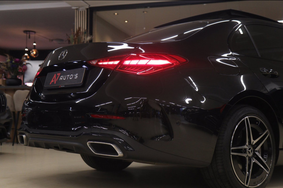 Mercedes-Benz C-Klasse 300 E AMG Line PANO/CARPLAY/SFEERV/CAMERA/BOMVOL