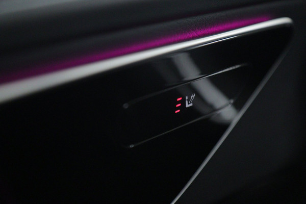 Mercedes-Benz C-Klasse 300 E AMG Line PANO/CARPLAY/SFEERV/CAMERA/BOMVOL