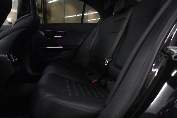 Mercedes-Benz C-Klasse 300 E AMG Line PANO/CARPLAY/SFEERV/CAMERA/BOMVOL