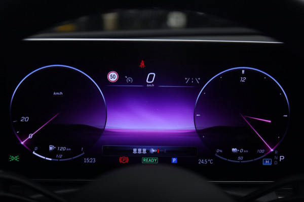 Mercedes-Benz C-Klasse 300 E AMG Line PANO/CARPLAY/SFEERV/CAMERA/BOMVOL