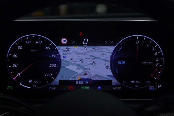 Mercedes-Benz C-Klasse 300 E AMG Line PANO/CARPLAY/SFEERV/CAMERA/BOMVOL