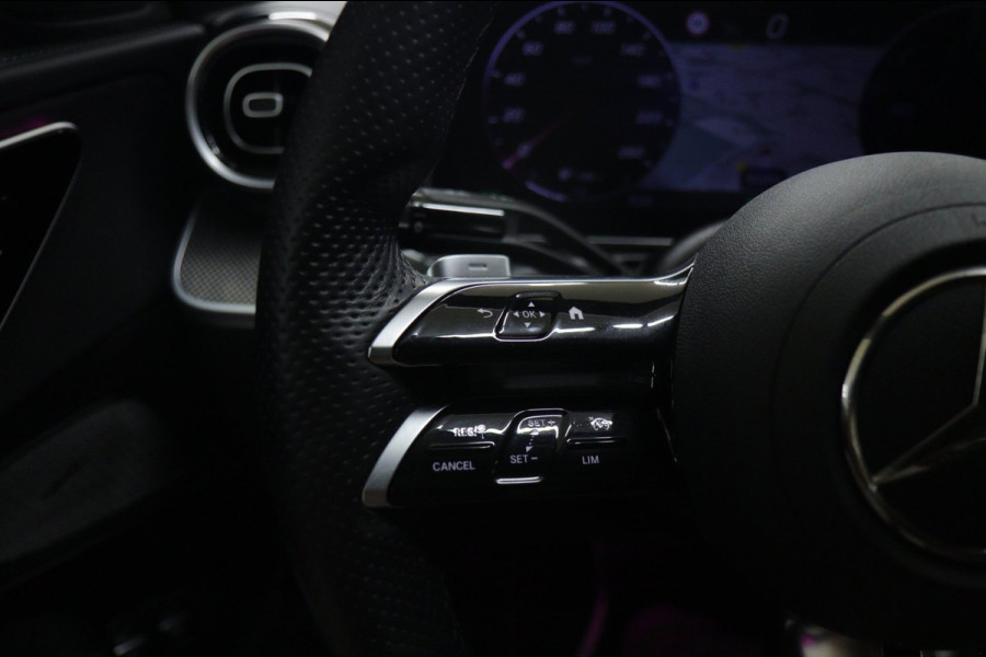 Mercedes-Benz C-Klasse 300 E AMG Line PANO/CARPLAY/SFEERV/CAMERA/BOMVOL