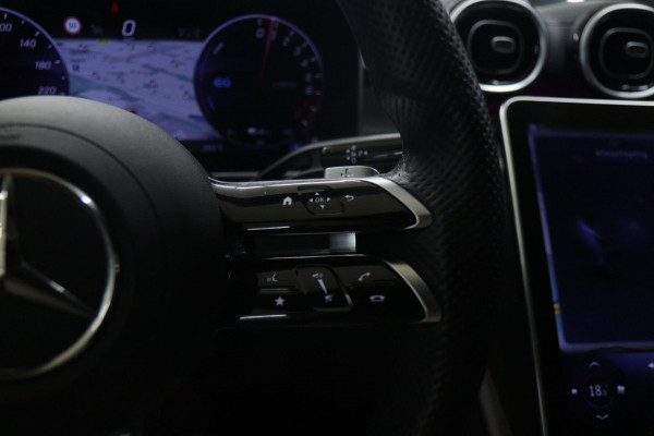 Mercedes-Benz C-Klasse 300 E AMG Line PANO/CARPLAY/SFEERV/CAMERA/BOMVOL