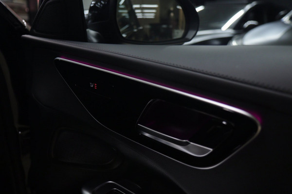 Mercedes-Benz C-Klasse 300 E AMG Line PANO/CARPLAY/SFEERV/CAMERA/BOMVOL