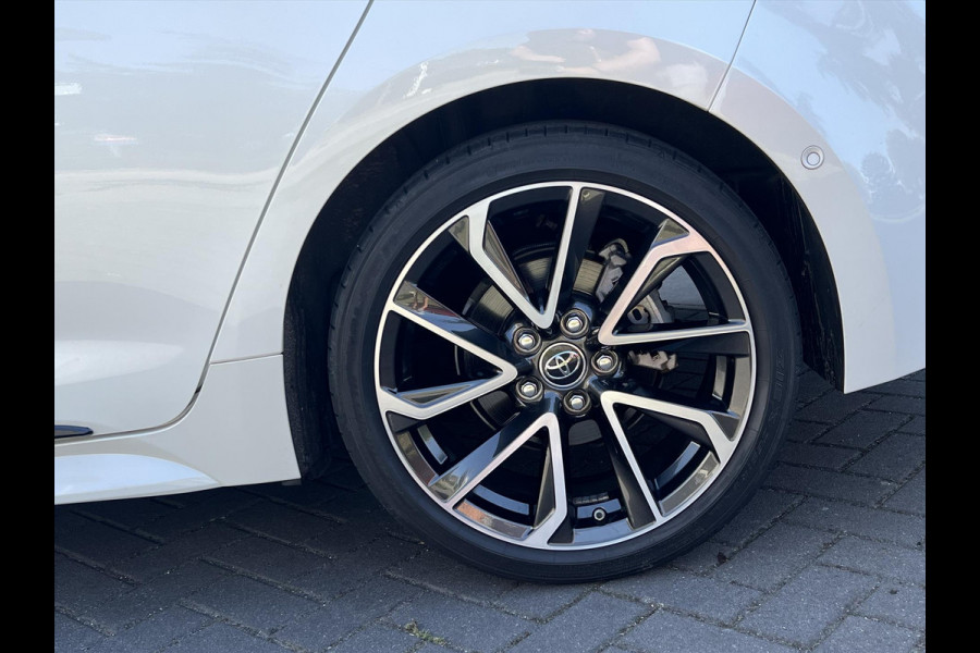 Toyota Corolla 1.8 Hybrid Executive | Parelmoer wit, 18 inch, Leer/Alcantara, Stoelverwarming, Parkeersensoren, Keyless, Apple CarPlay/Android