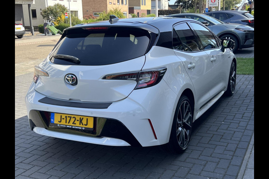 Toyota Corolla 1.8 Hybrid Executive | Parelmoer wit, 18 inch, Leer/Alcantara, Stoelverwarming, Parkeersensoren, Keyless, Apple CarPlay/Android