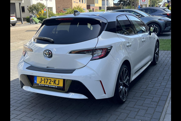 Toyota Corolla 1.8 Hybrid Executive | Parelmoer wit, 18 inch, Leer/Alcantara, Stoelverwarming, Parkeersensoren, Keyless, Apple CarPlay/Android