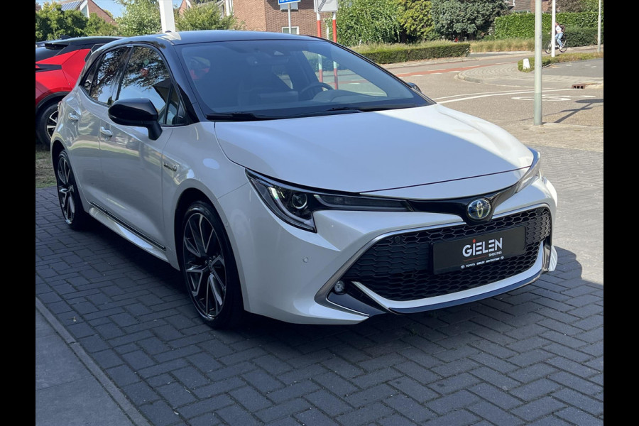 Toyota Corolla 1.8 Hybrid Executive | Parelmoer wit, 18 inch, Leer/Alcantara, Stoelverwarming, Parkeersensoren, Keyless, Apple CarPlay/Android
