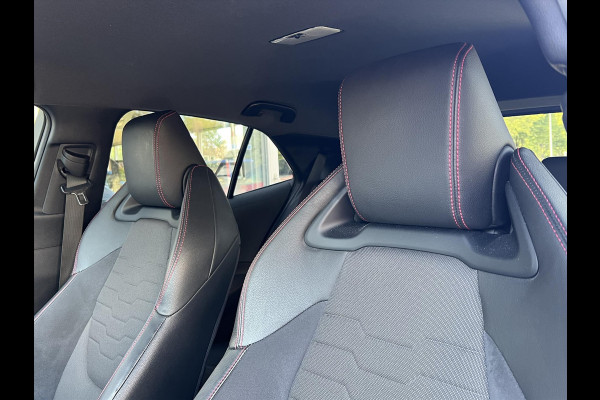 Toyota Corolla 1.8 Hybrid Executive | Parelmoer wit, 18 inch, Leer/Alcantara, Stoelverwarming, Parkeersensoren, Keyless, Apple CarPlay/Android