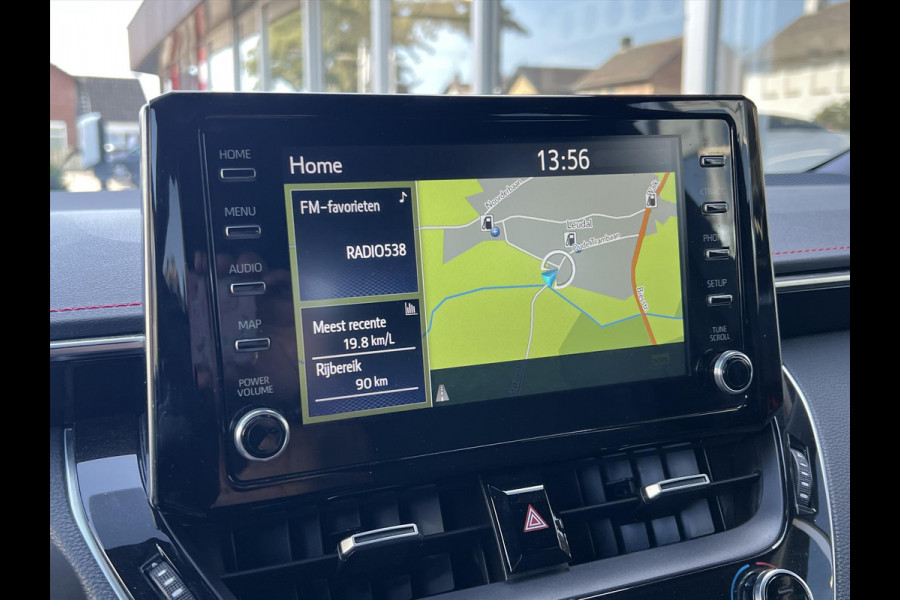 Toyota Corolla 1.8 Hybrid Executive | Parelmoer wit, 18 inch, Leer/Alcantara, Stoelverwarming, Parkeersensoren, Keyless, Apple CarPlay/Android