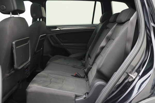 Volkswagen Tiguan Allspace 1.5 TSI Highline Business R 7p. Panoramadak, Keyless, ACC, Trekhaak, Apple Carplay, Camera, 20"