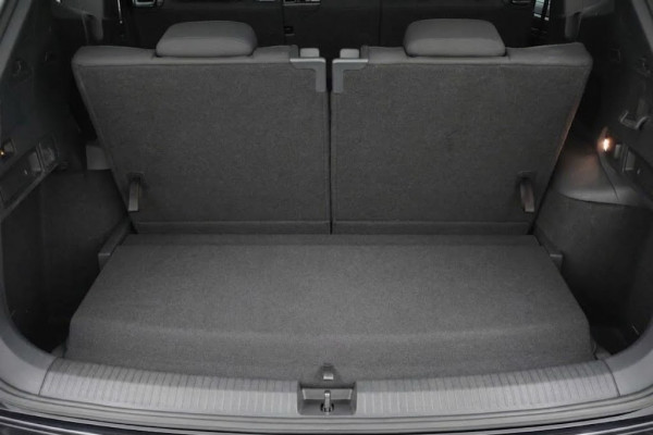 Volkswagen Tiguan Allspace 1.5 TSI Highline Business R 7p. Panoramadak, Keyless, ACC, Trekhaak, Apple Carplay, Camera, 20"