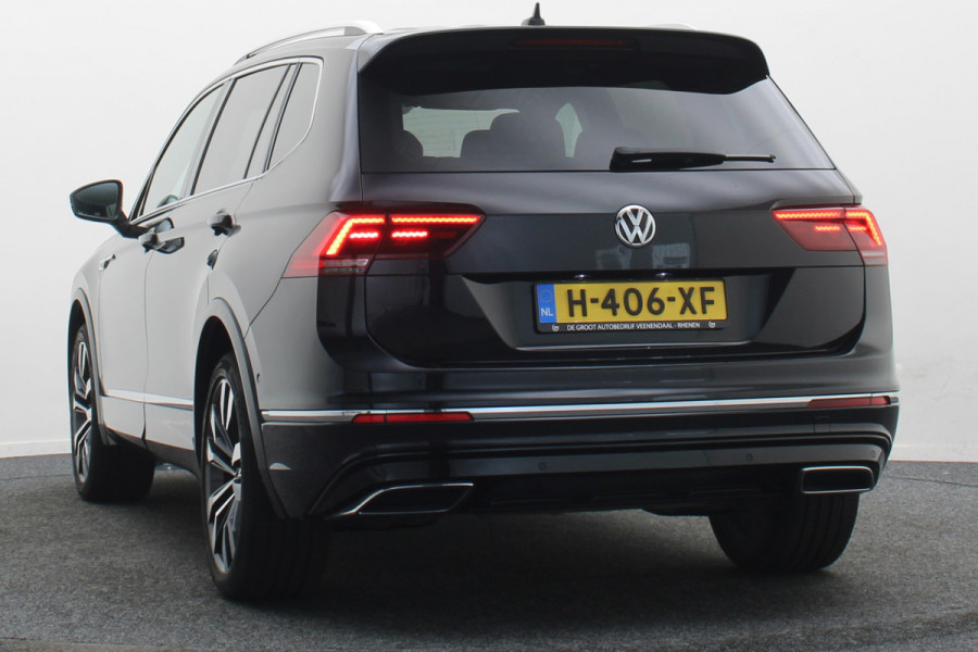Volkswagen Tiguan Allspace 1.5 TSI Highline Business R 7p. Panoramadak, Keyless, ACC, Trekhaak, Apple Carplay, Camera, 20"