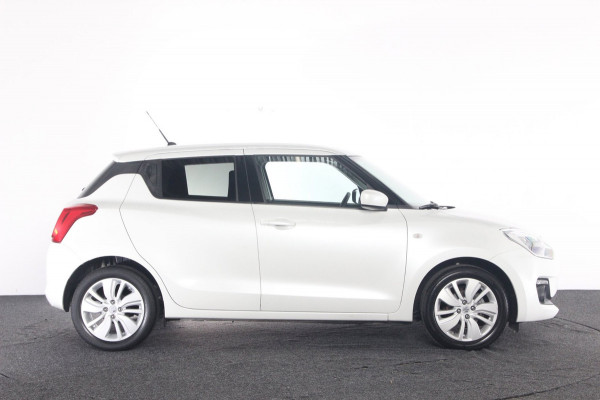 Suzuki Swift 1.2 Select | parelmoer wit | navigatie | camera