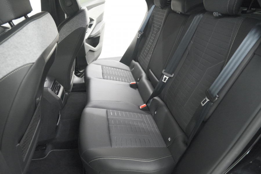 Peugeot 3008 1.2 Hybrid 136 GT | Adaptieve Cruise Control | Camera | Elektrische Kofferklep | Apple Carplay