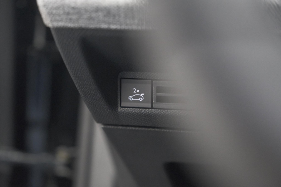 Peugeot 3008 1.2 Hybrid 136 GT | Adaptieve Cruise Control | Camera | Elektrische Kofferklep | Apple Carplay