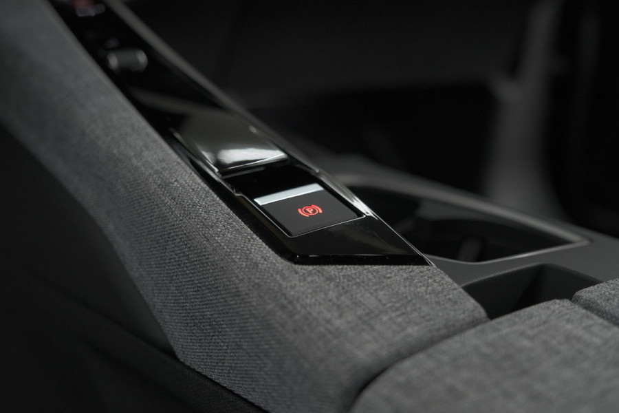 Peugeot 3008 1.2 Hybrid 136 GT | Adaptieve Cruise Control | Camera | Elektrische Kofferklep | Apple Carplay
