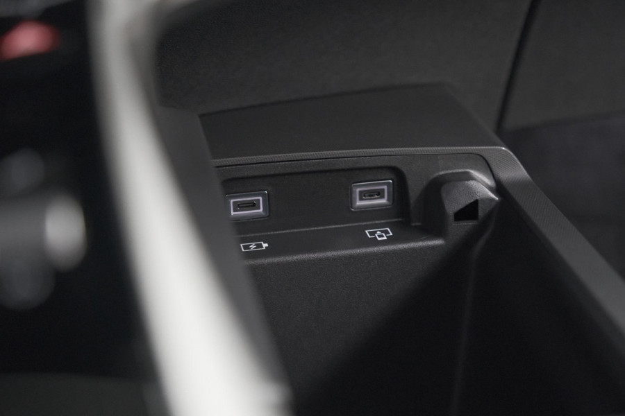 Peugeot 3008 1.2 Hybrid 136 GT | Adaptieve Cruise Control | Camera | Elektrische Kofferklep | Apple Carplay