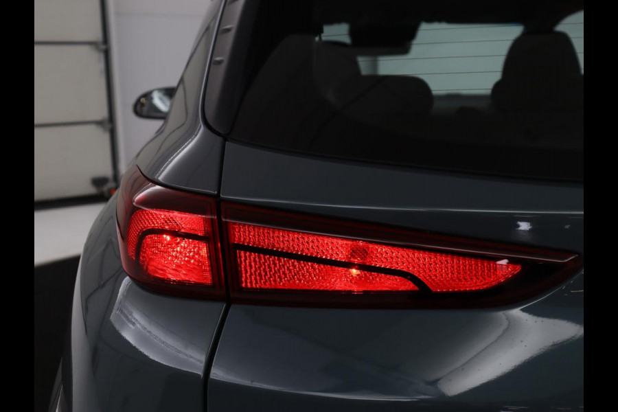 Hyundai Kona 1.6 GDI HEV Comfort Smart | Trekhaak | Adaptive cruise | Camera | Carplay | KRELL sound | Full LED | Park assist | Climate control | Navigatie |