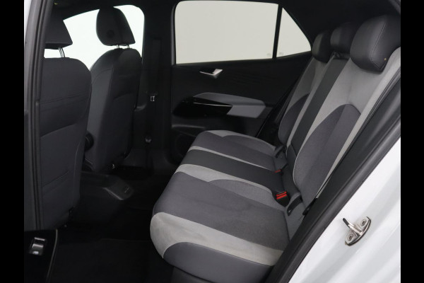 Volkswagen ID.3 First Plus 58 kWh | SOH 91,4% | Camera | LED | Stoelverwarming | LM-Velgen |