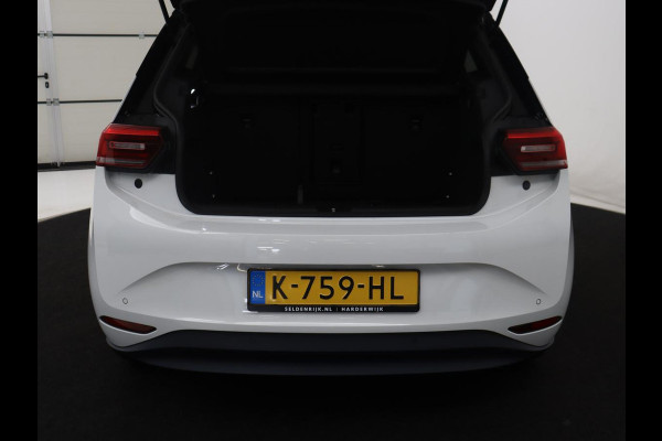 Volkswagen ID.3 First Plus 58 kWh | SOH 91,4% | Camera | LED | Stoelverwarming | LM-Velgen |