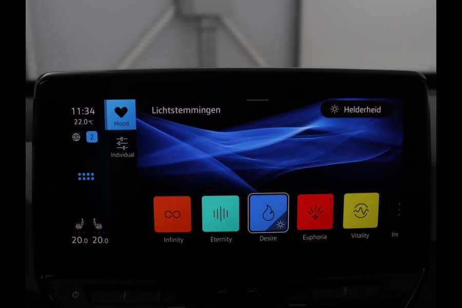 Volkswagen ID.3 First Plus 58 kWh | SOH 91,4% | Camera | LED | Stoelverwarming | LM-Velgen |