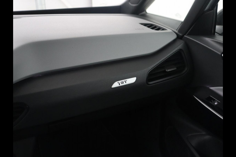 Volkswagen ID.3 First Plus 58 kWh | SOH 91,4% | Camera | LED | Stoelverwarming | LM-Velgen |