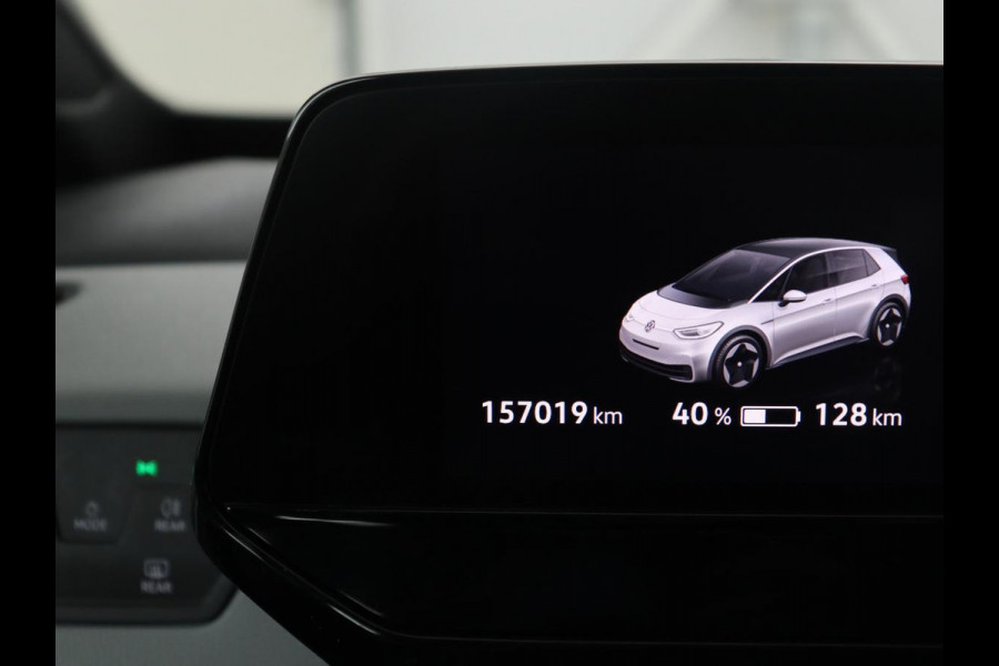 Volkswagen ID.3 First Plus 58 kWh | SOH 91,4% | Camera | LED | Stoelverwarming | LM-Velgen |