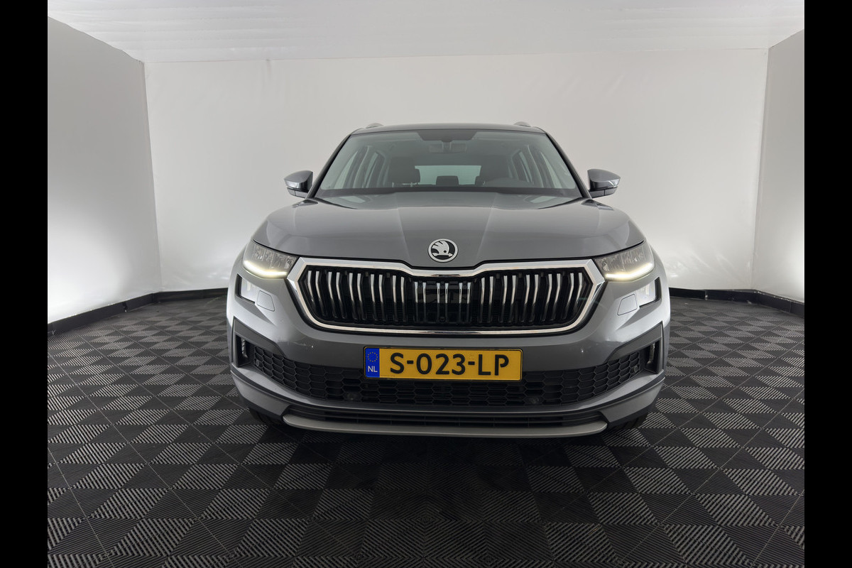 Škoda Kodiaq 1.5 TSI Business Edition [7-Pers.] (INCL.BTW) Aut. *LEATHER-FABRIC | FULL-LED | DIGI-COCKPIT | ADAPTIVE-CRUISE | HEATED-COMFORTSEATS | CAMERA | KEYLESS | NAVI-FULLMAP | AMBIENT-LIGHT | DAB+ | SHIFT-PADDLES | ECC | PDC | 19''AL