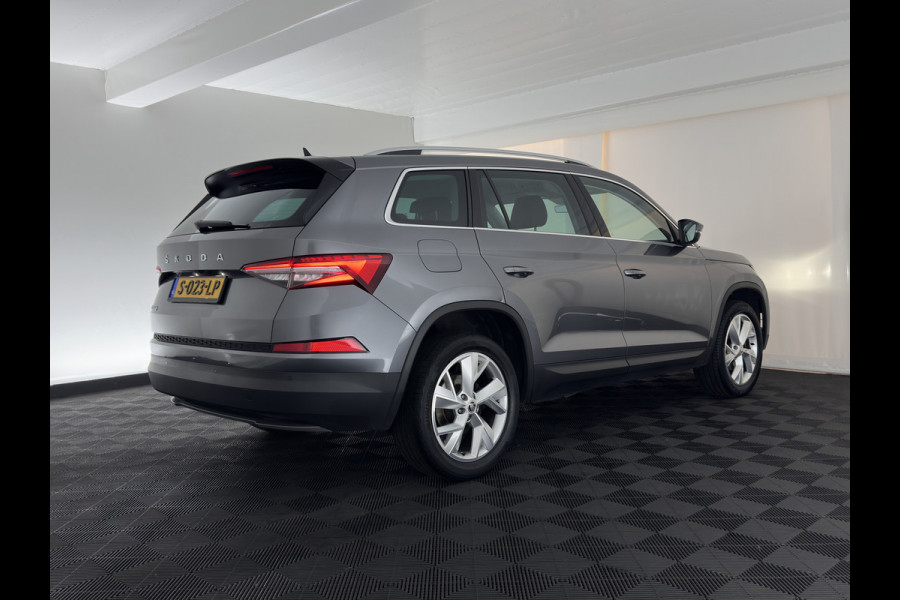 Škoda Kodiaq 1.5 TSI Business Edition [7-Pers.] (INCL.BTW) Aut. *LEATHER-FABRIC | FULL-LED | DIGI-COCKPIT | ADAPTIVE-CRUISE | HEATED-COMFORTSEATS | CAMERA | KEYLESS | NAVI-FULLMAP | AMBIENT-LIGHT | DAB+ | SHIFT-PADDLES | ECC | PDC | 19''AL