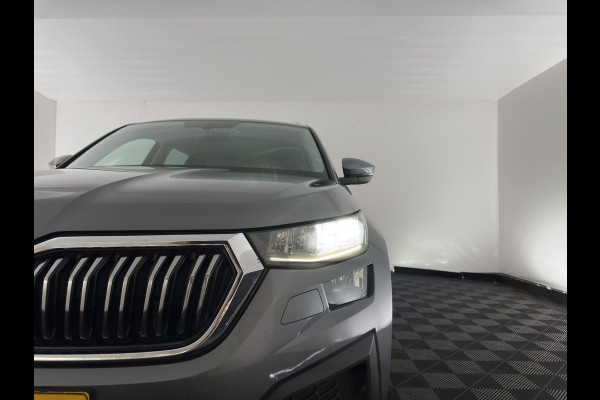 Škoda Kodiaq 1.5 TSI Business Edition [7-Pers.] (INCL.BTW) Aut. *LEATHER-FABRIC | FULL-LED | DIGI-COCKPIT | ADAPTIVE-CRUISE | HEATED-COMFORTSEATS | CAMERA | KEYLESS | NAVI-FULLMAP | AMBIENT-LIGHT | DAB+ | SHIFT-PADDLES | ECC | PDC | 19''AL